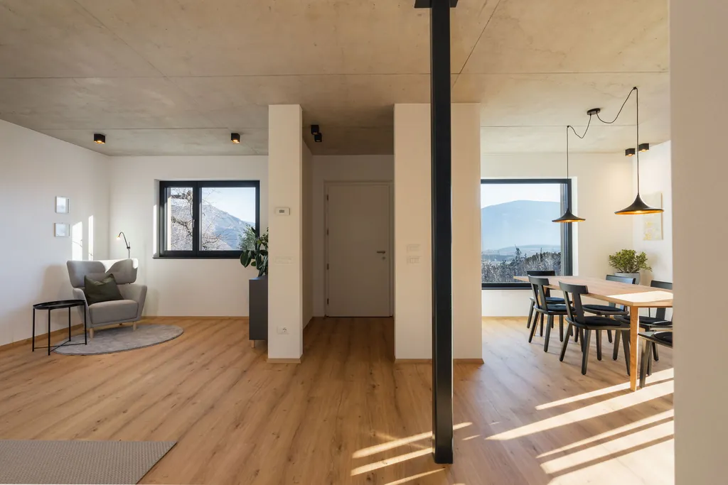 Wohnzimmer mit Bergblick